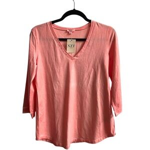 NZT Nic+Zoe V-Neck Top Womens XS Coral Pink Coastal 3/4 Sleeve‎ Curved Hem Tee
